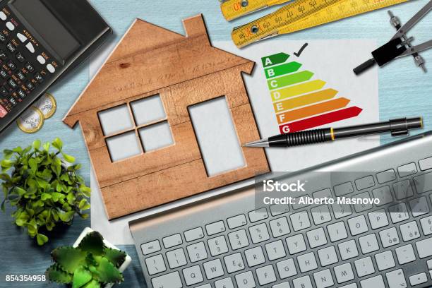 エネルギー効率の評価 木造住宅モデル - 発電のストックフォトや画像を多数ご用意 - 発電, 家, 省エネ