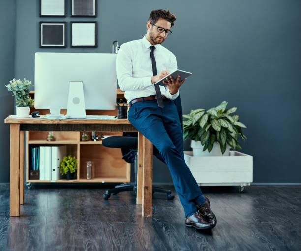 istock Downloading the smartest apps to help him succeed 854431166