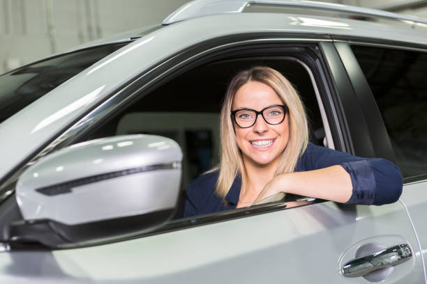 istock Customer in the garage with repair car 854450214