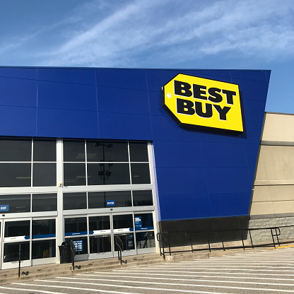 Pittsburgh, USA   September 26, 2017   Best Buy store on McKnight Road in Pittsburgh.   Best Buy is an American multi-national consumer electronics corporation.  iPhone