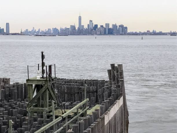 istock Manhattan in the Distance 854705086