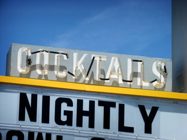 istock neon cocktails sign 854782522