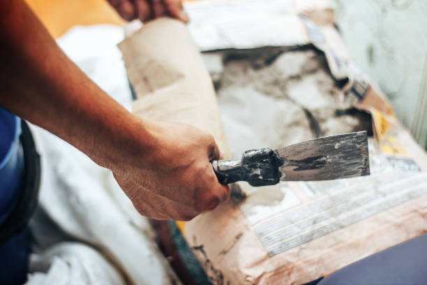 istock dry glue for a tile in bag 854852440