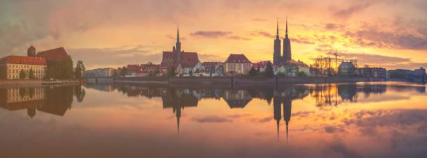 istock Panorama of the old town in Wroclaw 854859116