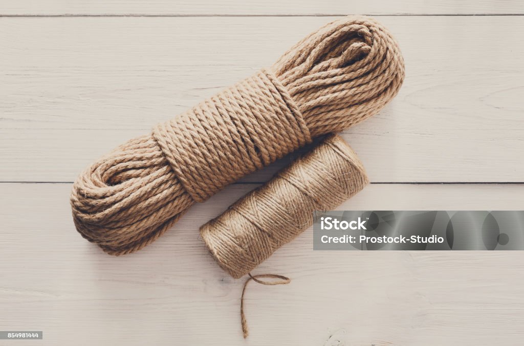 Natural Jute Twine Rope Roll For Diy And Crafts Stock Photo - Download  Image Now - Rope, Spool, Art - iStock