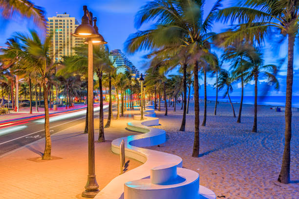 fort lauderdale beach florida - miami florida night florida skyline - fotografias e filmes do acervo