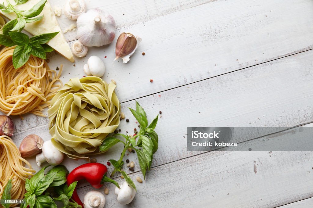 Pâtes italiennes maison processus de cuisson - Photo de Italie libre de droits