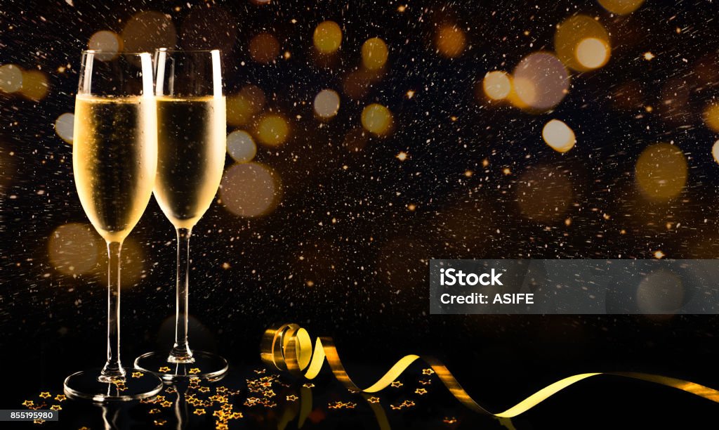 Réveillon du Nouvel An avec champagne - Photo de Champagne libre de droits