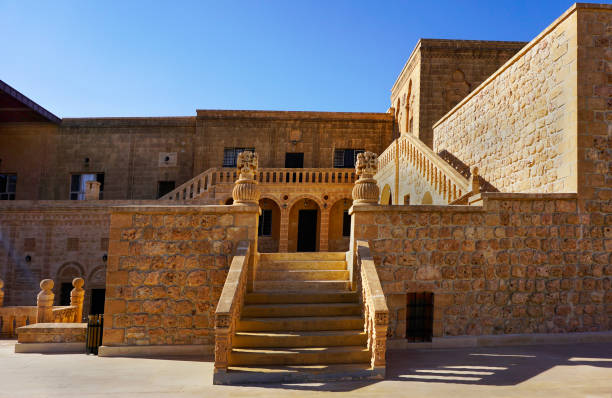 mosteiro de mor gabriel, midyat - aramaic - fotografias e filmes do acervo