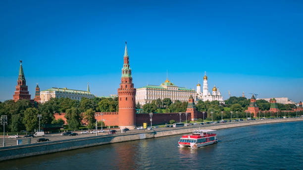 istock View on Kremlin and river Moscow from the Big Moskvoretsky bridge 855227886