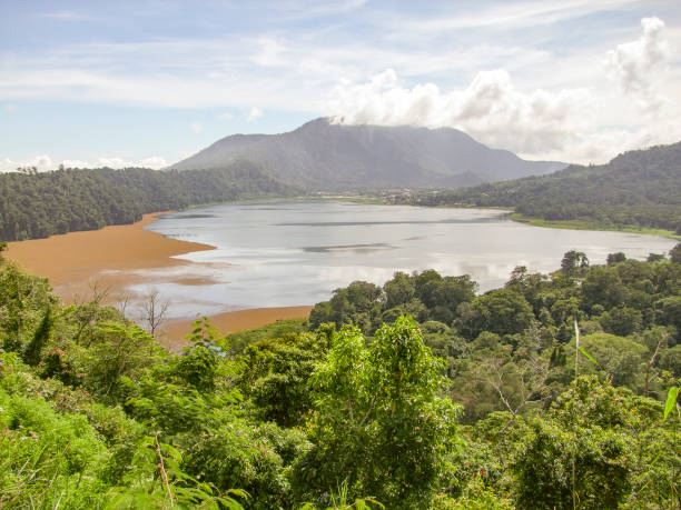 istock Lake Tamblingan in Bali 855341912
