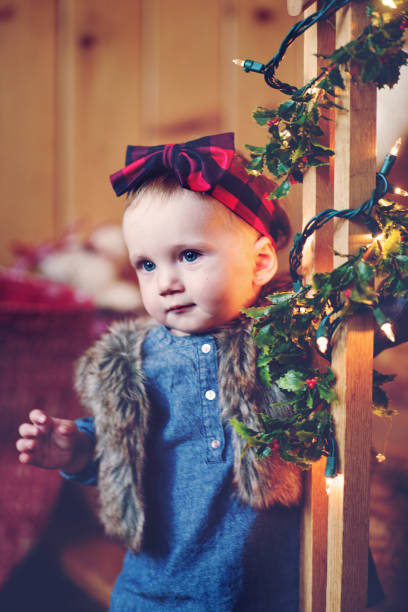 istock Holiday Season :little girl in the stairs 855459202