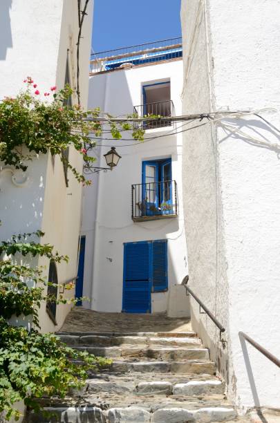 istock Stone stairs in white alley 855547008
