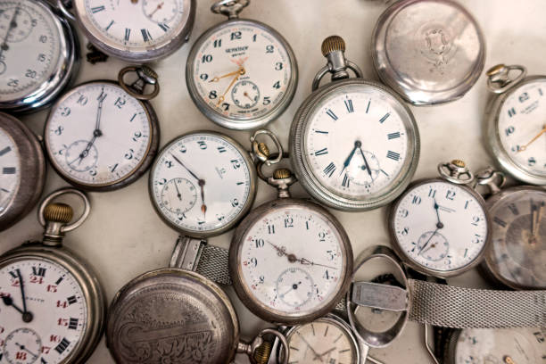 istock Many different antique metal small watches 855614092