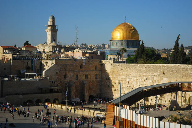 istock Temple Mount, Dome of the Rock and Wailing (Western) Wall, Jerusalem 855621470