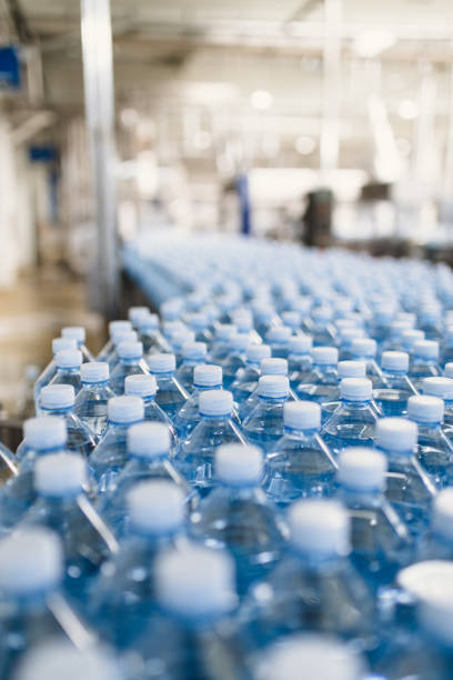 istock Water bottling factory 855650844