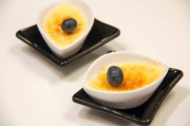 istock Cream brulee burn sugar Decorated with blueberry 855824780