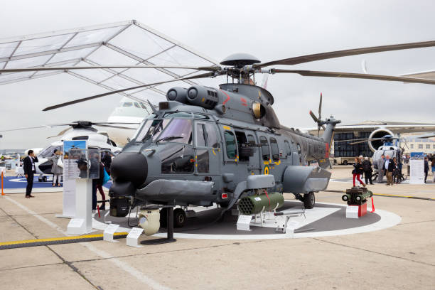 hélicoptère de la marine brésilienne, super eurocopter cougar - as532 photos et images de collection