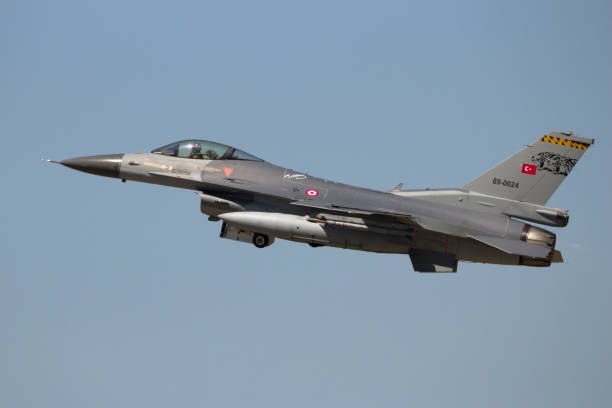 turkish air force f-16 fighter jet - fighter plane aerospace industry air air vehicle imagens e fotografias de stock
