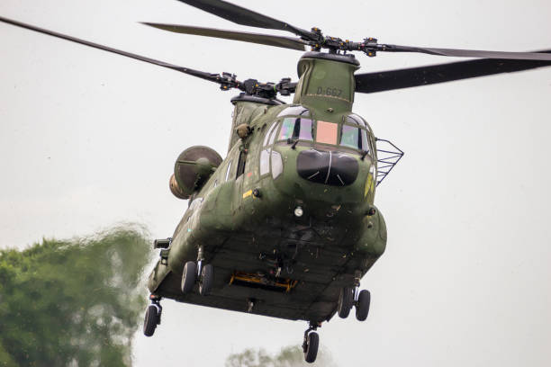 chiński śmigłowiec ładunkowy chinook - chinook wind zdjęcia i obrazy z banku zdjęć