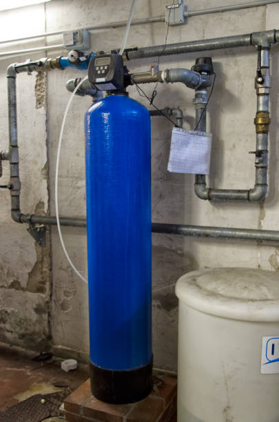 der wasserenthärter in einer eigentumswohnung - water softener stock-fotos und bilder