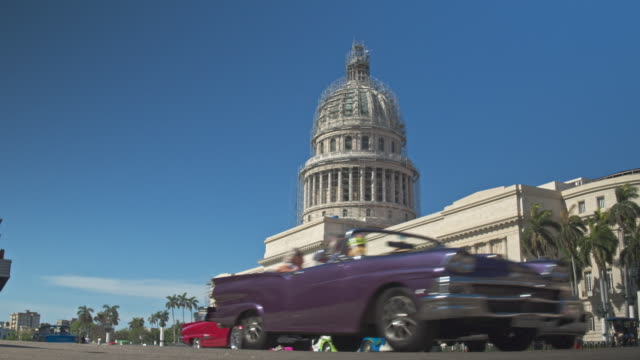 Real time video of traffic cars in Havana with Capitol building in the background