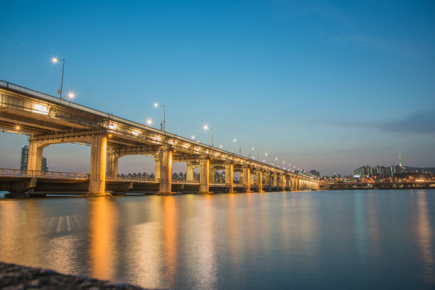 istock A night view of Banpo Bridge 855954470