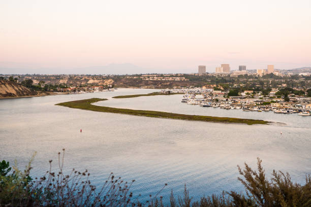 skyline della contea di orange - california newport beach county orange foto e immagini stock