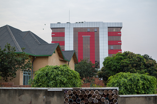 Casa residencial y edificio de oficinas en Kigali, Rwanda photo