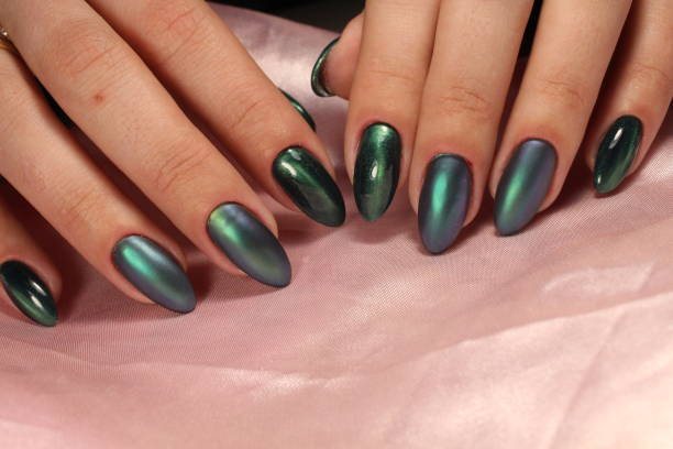 istock Manicure marine green shine 856279240