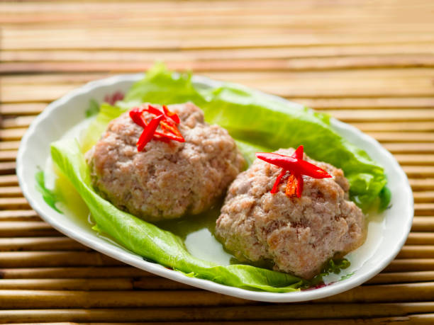 chinese steamed lion head pork meat ball