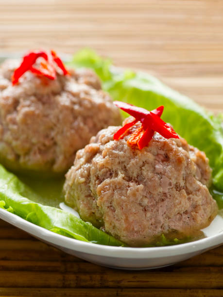 chinese steamed lion head pork meat ball