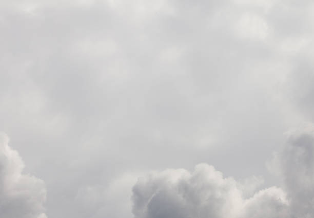 嵐の前に灰色の雲 - meteorology sky cloud light ストックフォトと画像