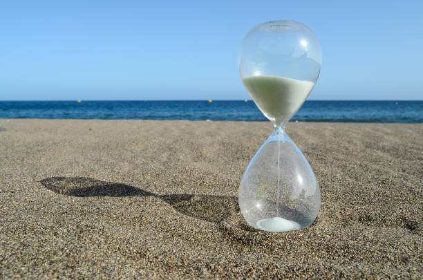 ampulheta na praia - sandclock - fotografias e filmes do acervo