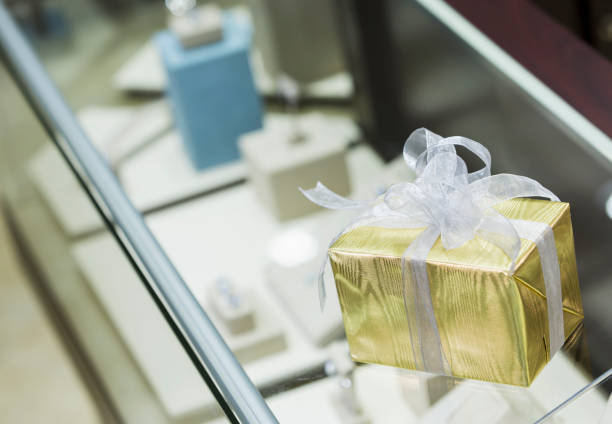 istock Gift box in jewelry store 856746662