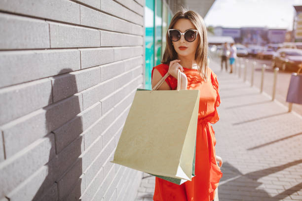 istock girl is shopping 856866106