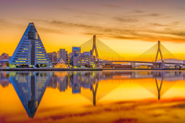 skyline de la ciudad de aomori, japón - prefectura de aomori fotografías e imágenes de stock