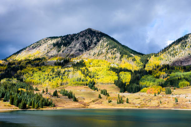 istock Colorado Autumn Scenery - Trout Lake 857057072