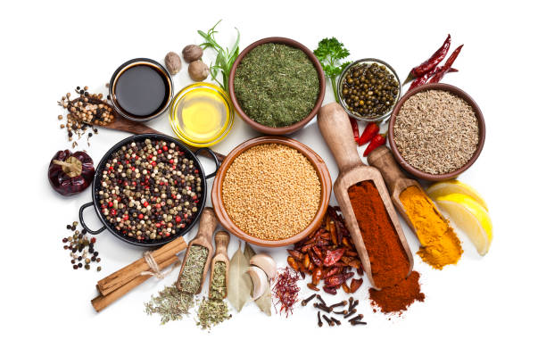 향신료와 허브 흰색 배경에 고립 - spice kitchen utensil herb curry powder 뉴스 사진 이미지