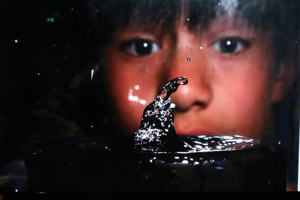 The drop of mercury create viscosity.