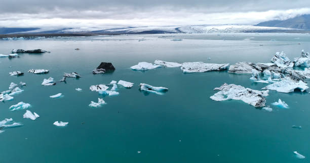 istock Icebergs In Jokulsarlon Glacier Lagoon 857285592