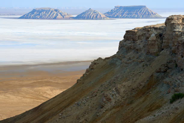 On the Ustyurt Plateau. Karyndzharyk hollow.