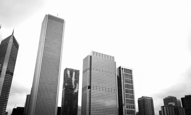 horizonte de chicago - chicago black and white contemporary tower - fotografias e filmes do acervo