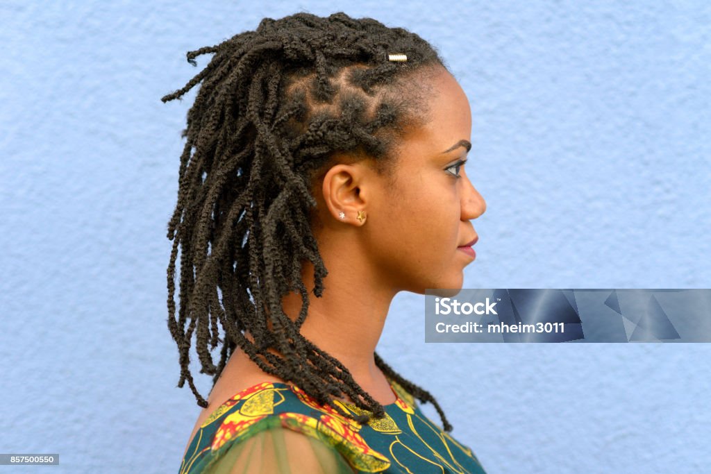Side View Portrait Of A Woman With Dreadlocks Stock Photo - Download Image  Now - Locs - Hairstyle, Women, Braided Hair - iStock