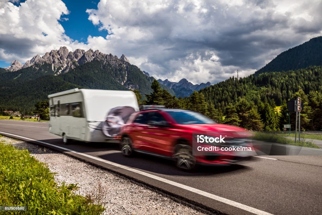 Urlaub mit der Familie reisen, Urlaub im Wohnmobil RV, Wohnwagen Auto Motion blur - Lizenzfrei Fahren Stock-Foto