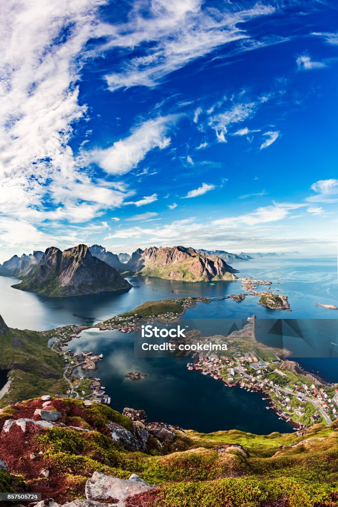 Lofoten é um arquipélago no Condado de Nordland, Noruega. - Foto de stock de Lofoten royalty-free