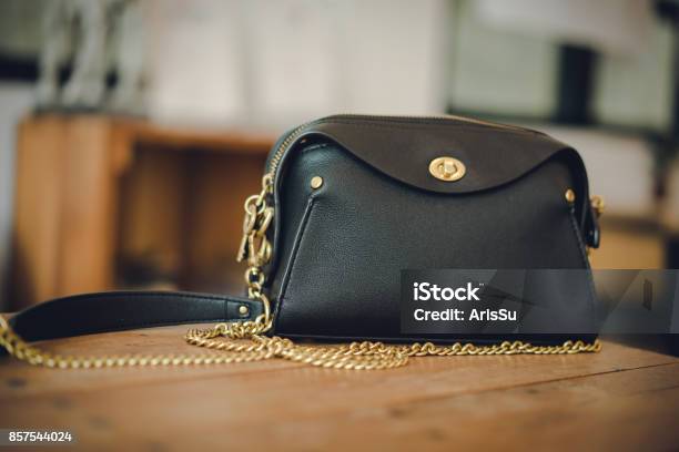 Lifestylefotos Stockfoto und mehr Bilder von Handtasche - Handtasche, Schwarz - Farbe, Accessoires