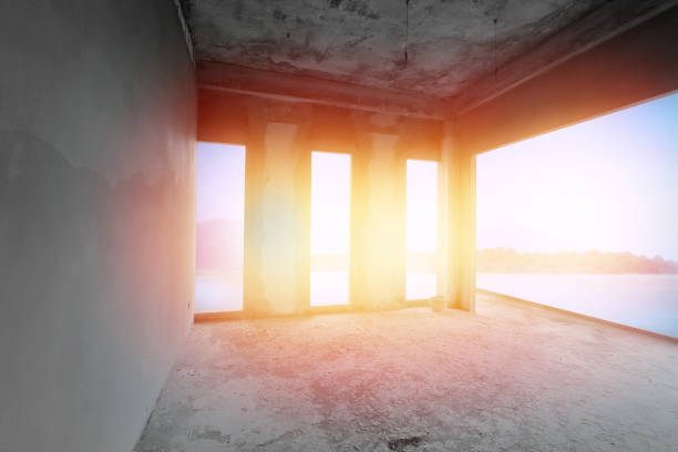 dentro de la habitación sin terminar de playa edificio en construcción - unfinish fotografías e imágenes de stock