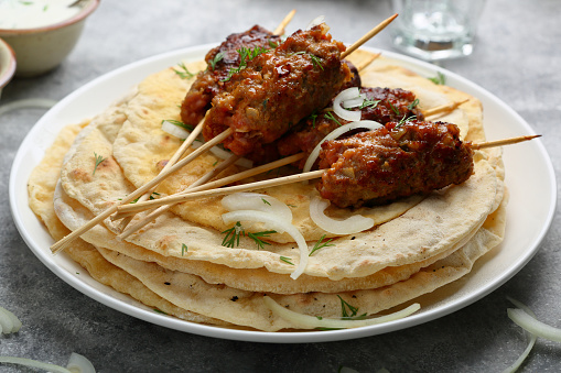 Daging Sapi Roti Kebab Daging Sapi Dan Roti Tradisional Closeup Makanan Foto Stok ...