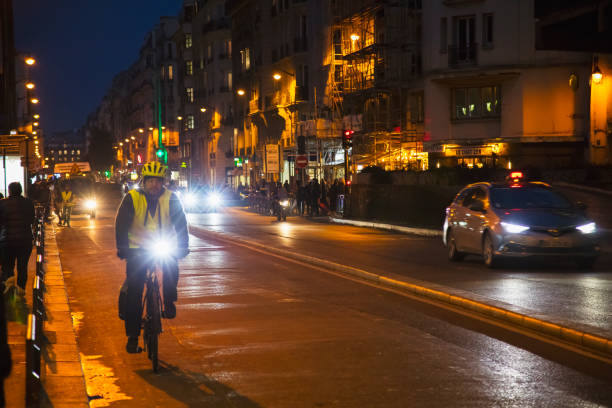 で、パリの通りの - paris france notre dame night ile de la cite ストックフォトと画像